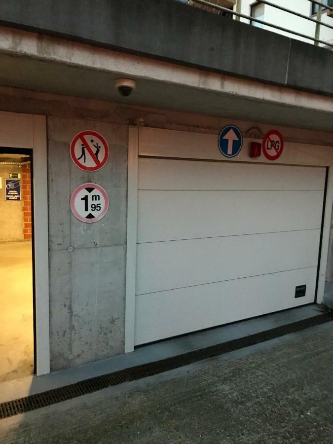 Recent Vernieuwd Appartement Met Zeezicht En Een Gratis Parkeerplaats Koksijde Exterior photo